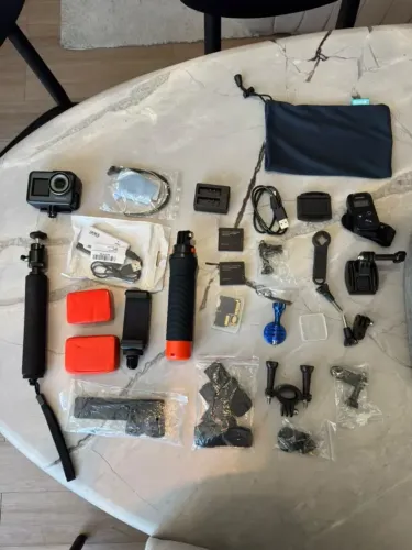 Câmera AKASO Brave 7 4K Kit Completo + 2 Baterias e Acessórios