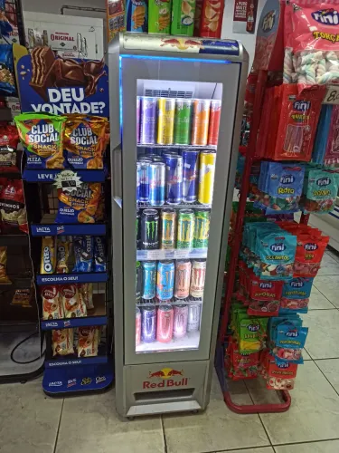 Geladeira Red bull