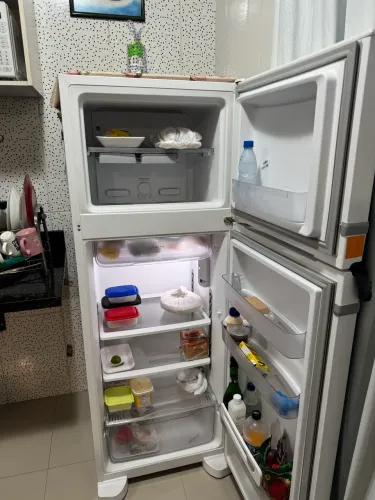 Geladeira cônsul branca
