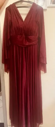 Vestido para madrinhas, cor marsala.