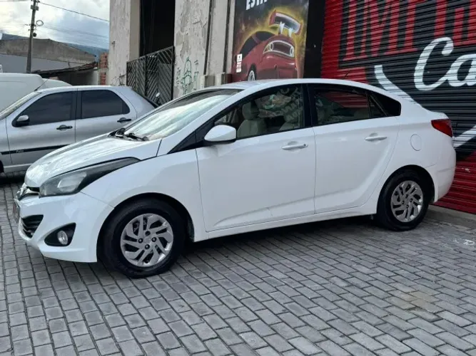 Hyundai HB20S C.style/c.plus1.6 Flex 16V Aut. 4P 2015