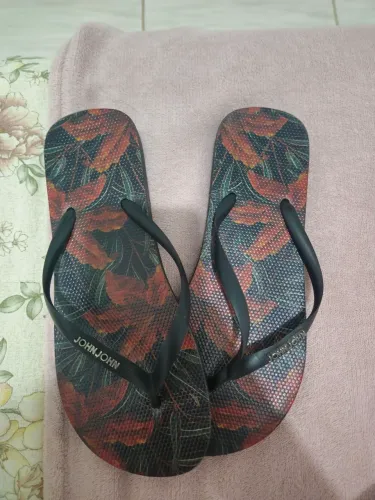Chinelo John John