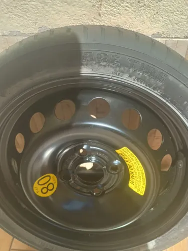 Pneu com aro15