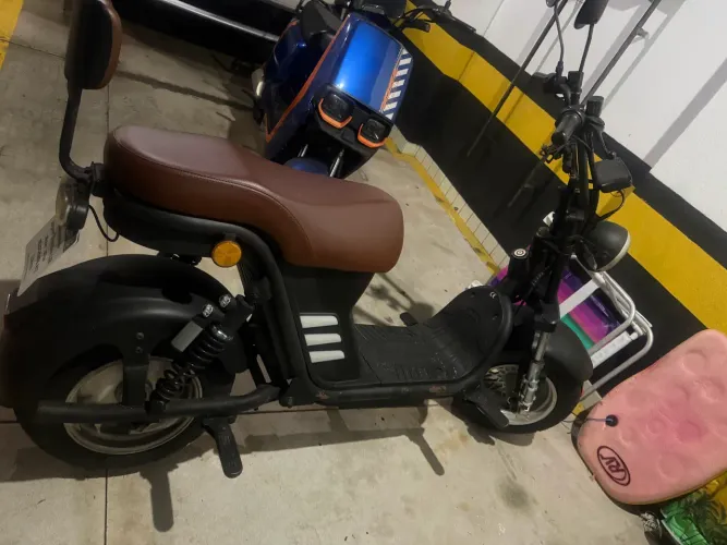Moto scooter elétrica x13 muito nova
