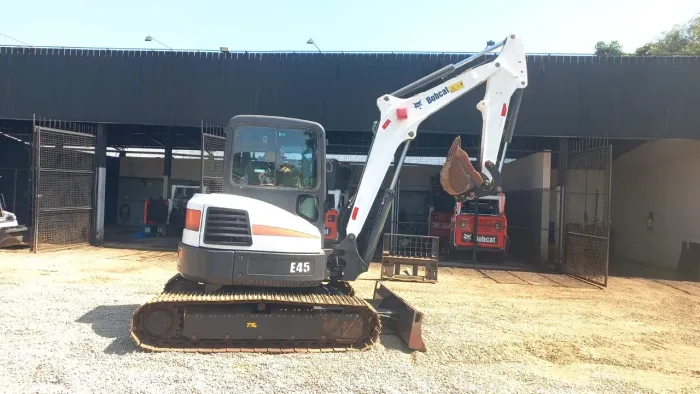Mini escavadeira Bobcat E45 - Super conservada 