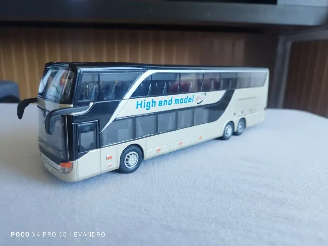 Miniatura ônibus 1:30