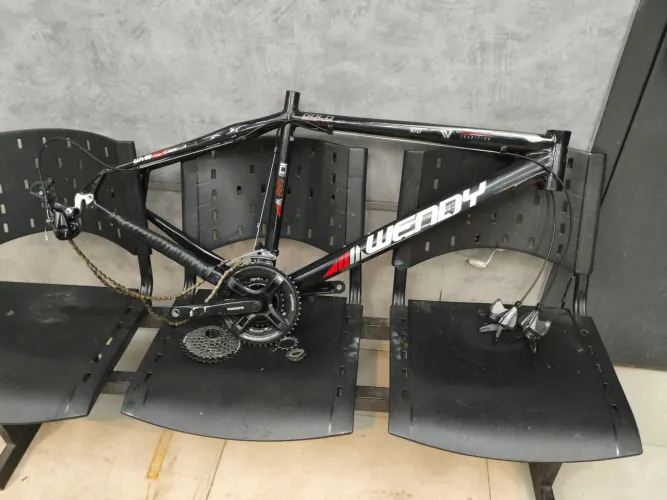 Vendo quadro com kit de relação Shimano.