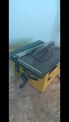 Serra de bancada (só foi usada 5 vezes)
