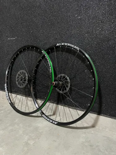 Rodas mtb Aros Alexrims cubos Sram Padrão XD