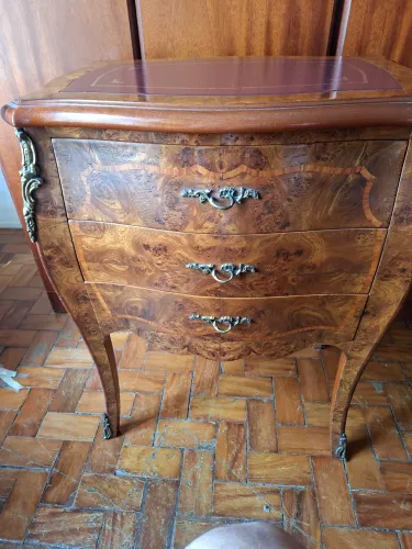ANTIGA COMODA ITALIANA EM RADICA 55X35X50 VMS (CXLXA)