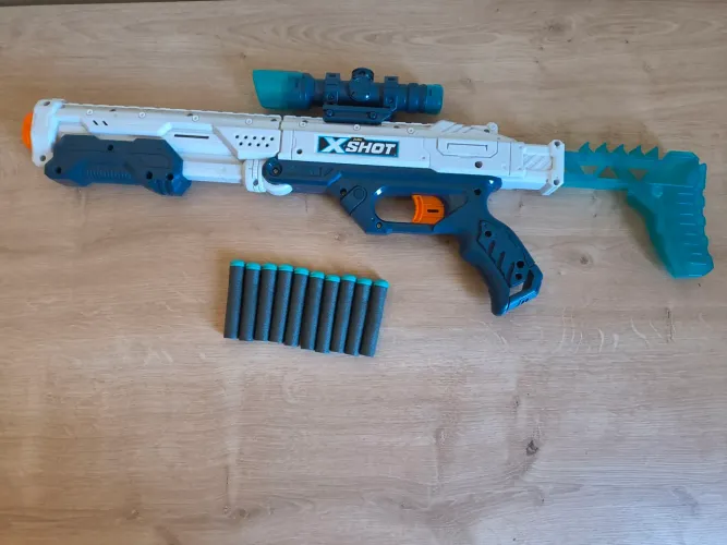 Lançador X-Shot Hawk Eye + 10 dardos