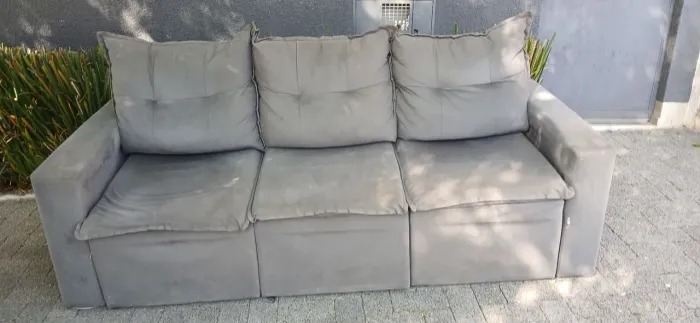 Sofá Retratil 03 Lugares C 2,12 x L 88 x A 82 R$ 180,00