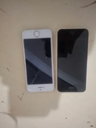 Vendo 2 iPhone 5, e um 6