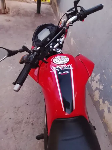 Vende-se moto 14.000  em ótimo estado só pega e andar! Pra quem gosta de moto e essa 
