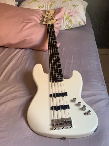 Baixo 5 Cordas Fender Squier Deluxe Jazz Bass V Ativo