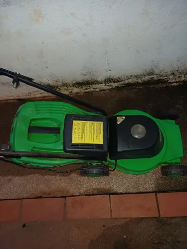 550 reais Cortador de grama Trapp