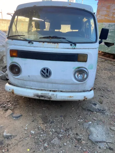 Vendo peças para kombi 2005.