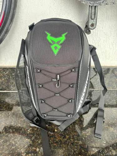 Mochila esportiva motociclista nova