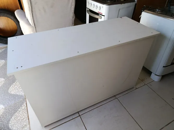 Base de mesa branca laqueada