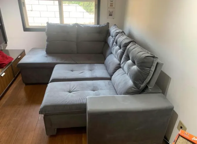 Sofá retrátil em L 