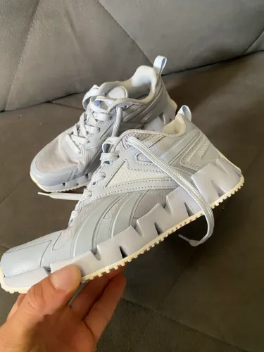 Tenis feminino reebok, comprado nos EUA, nunca usado, tamanho 35 