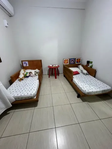 Cama Montessori de madeira maciça