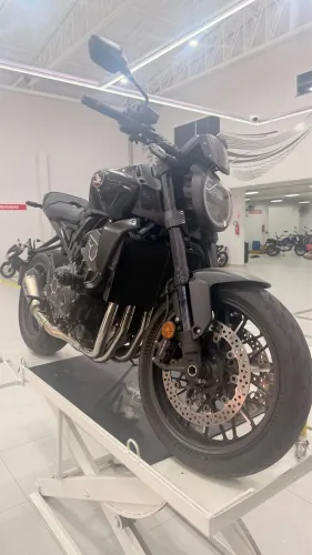 CB 1000 baixa kilomerragem