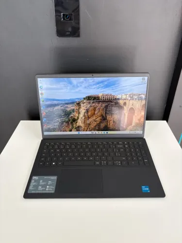 Notebook Dell 3520 i3 de 12ªG com SSD 256