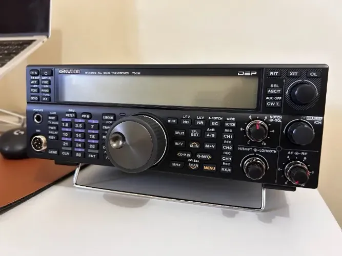 Radioamador Kenwood TS-590s