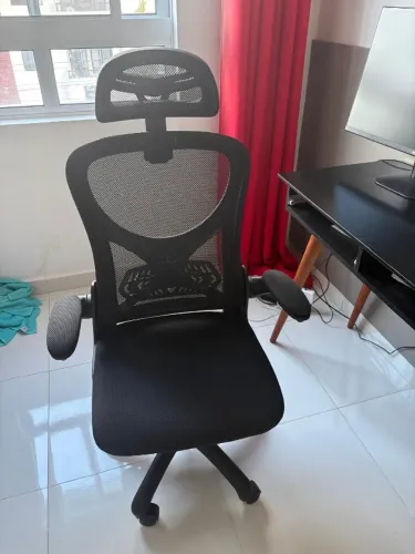 Cadeira escritorio com encosto de cabeca