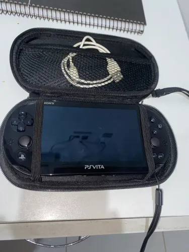 PS VITA DESBLOQUEADO em perfeito estado.
