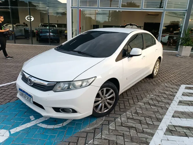Honda Civic Sedan LXS 1.8/1.8 Flex 16V Aut. 4P 2014