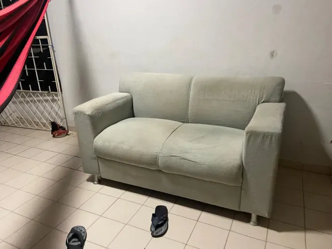Vendo sofá usado mais em bom estado não faço entrega