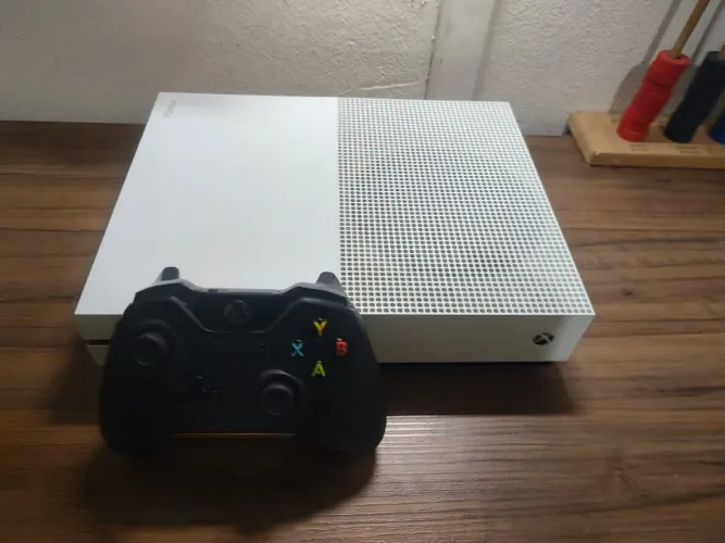 X BOX ONE S -1 TB