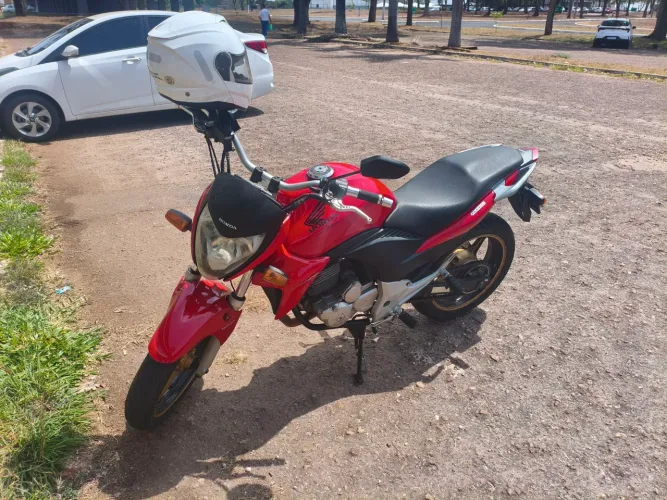 VENDO CB300R 2015 EM ÓTIMO ESTADO DE CONSERVAÇÃO