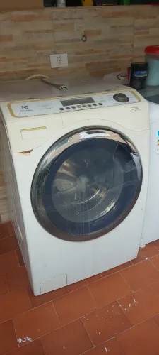 Maquina lava e seca com defeito