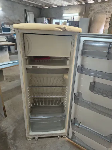 Vendo geladeira