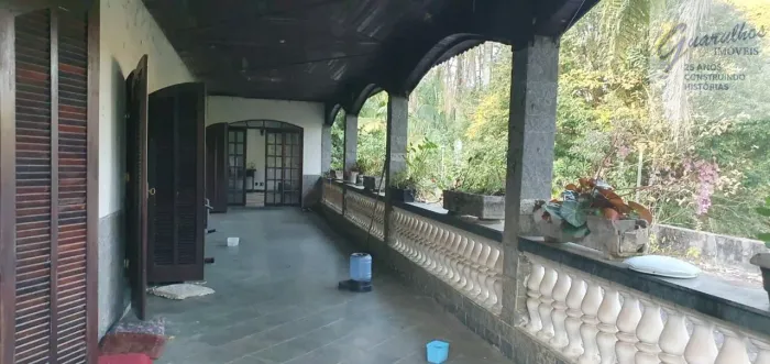 Maravilhosa chácara para venda com 7000M2, com 4 dormitórios e com pomar !!