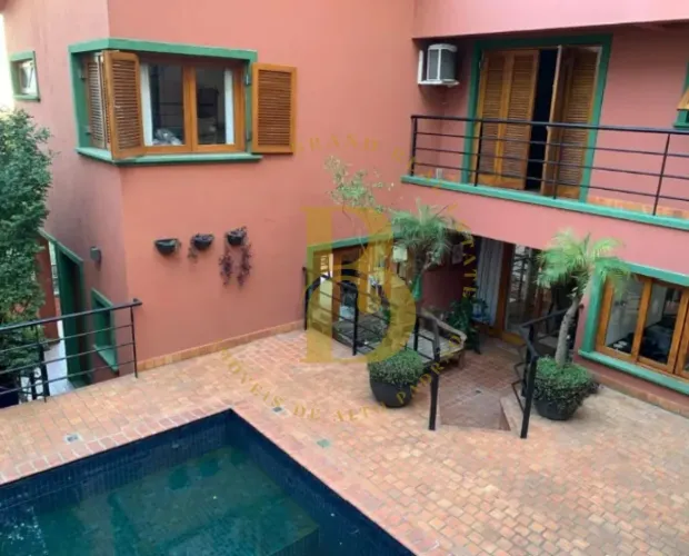 Casa com 490 m², 4 quartos sendo 4 suítes à venda no bairro Cidade Jardim.