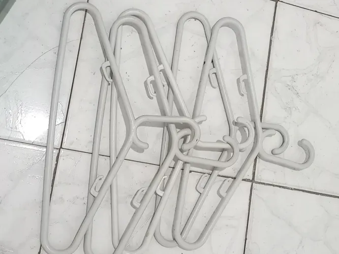Cabides microfibra resistente. 