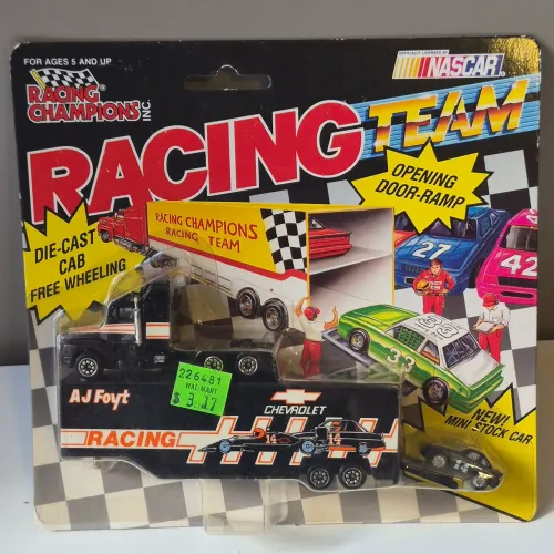 Miniatura Carreta Nascar Team Transporter 1/87 A. J. Foyt Racing