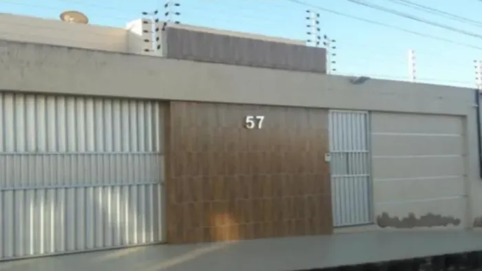 Leilão - Casa - De R$1.400.000,00 Por R$700.000,00