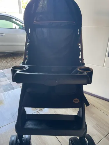 Vendo carrinho de bebê