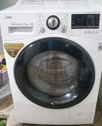 Lava e seca 8kg LG, 1 ano de uso