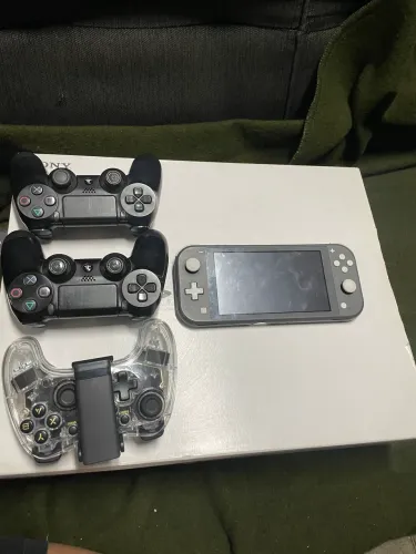 Vende se consoles 