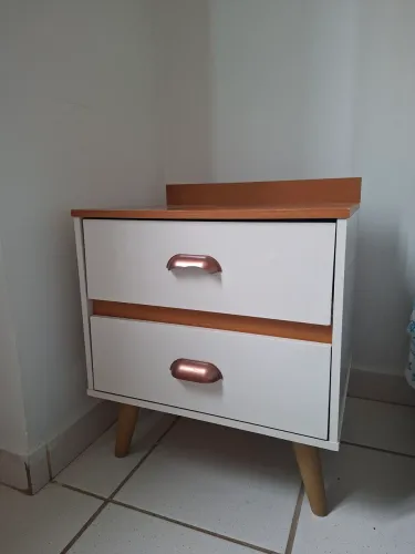 Mesa de cabeceira