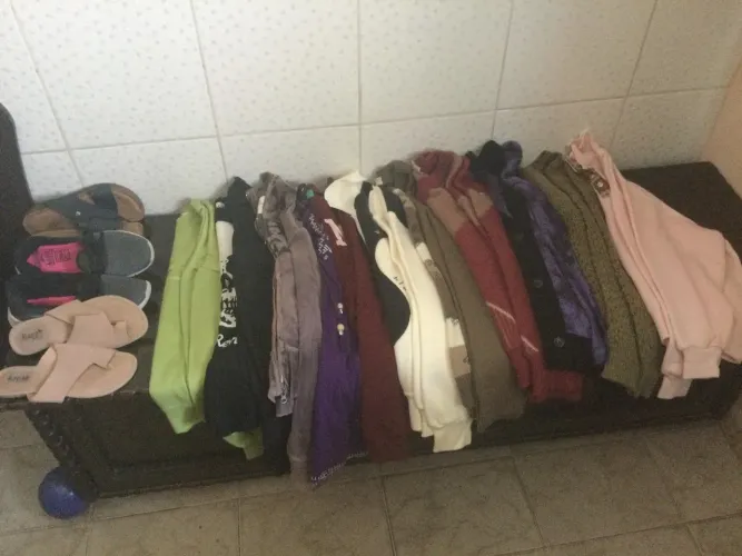 35 peças roupa de frio entre roupas , casacos e blusas