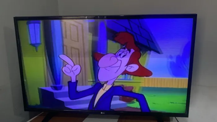 TV Smart LG 43? - R$ 550,00 (com pequeno defeito)