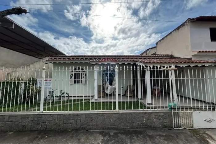 Duas Casas à Venda Bairro Santa Cruz AABB Guaçuí