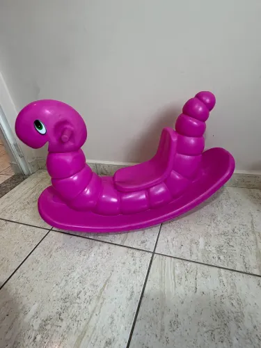 Gangorra minhoca balanço